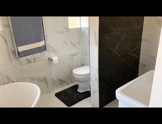 3 BEDROOM APARTMENT FOR SALE IN ESSENWOOD